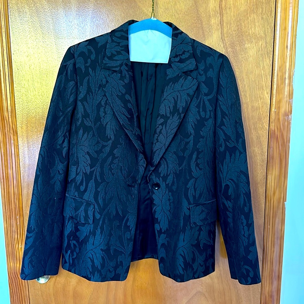 GORGEOUS MAX MARA BLACK BLAZER FOR SALE!